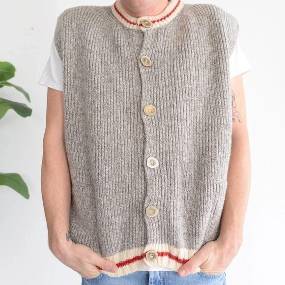 Cape Enrage Vintage Grey 100% Wool Sleeveless Vest ~Sz 46 - Picture 1 of 13